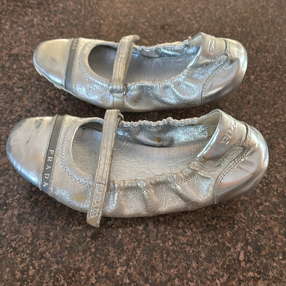 PRADA GIRLS SILVER MARY JANE FLATES-1 - Picture 5 of 13